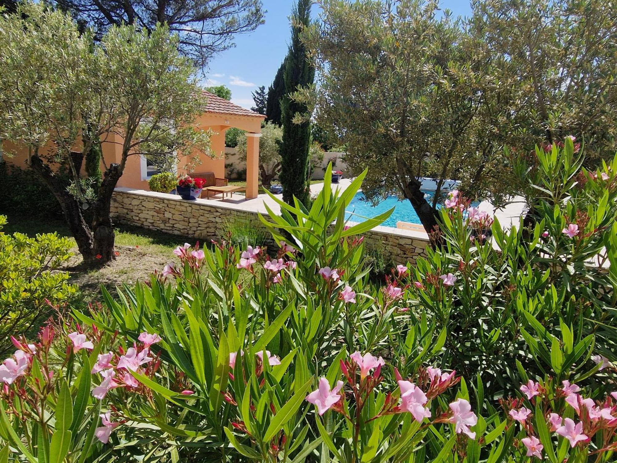 La Cigaliere Villa L'Isle-sur-la-Sorgue Luaran gambar