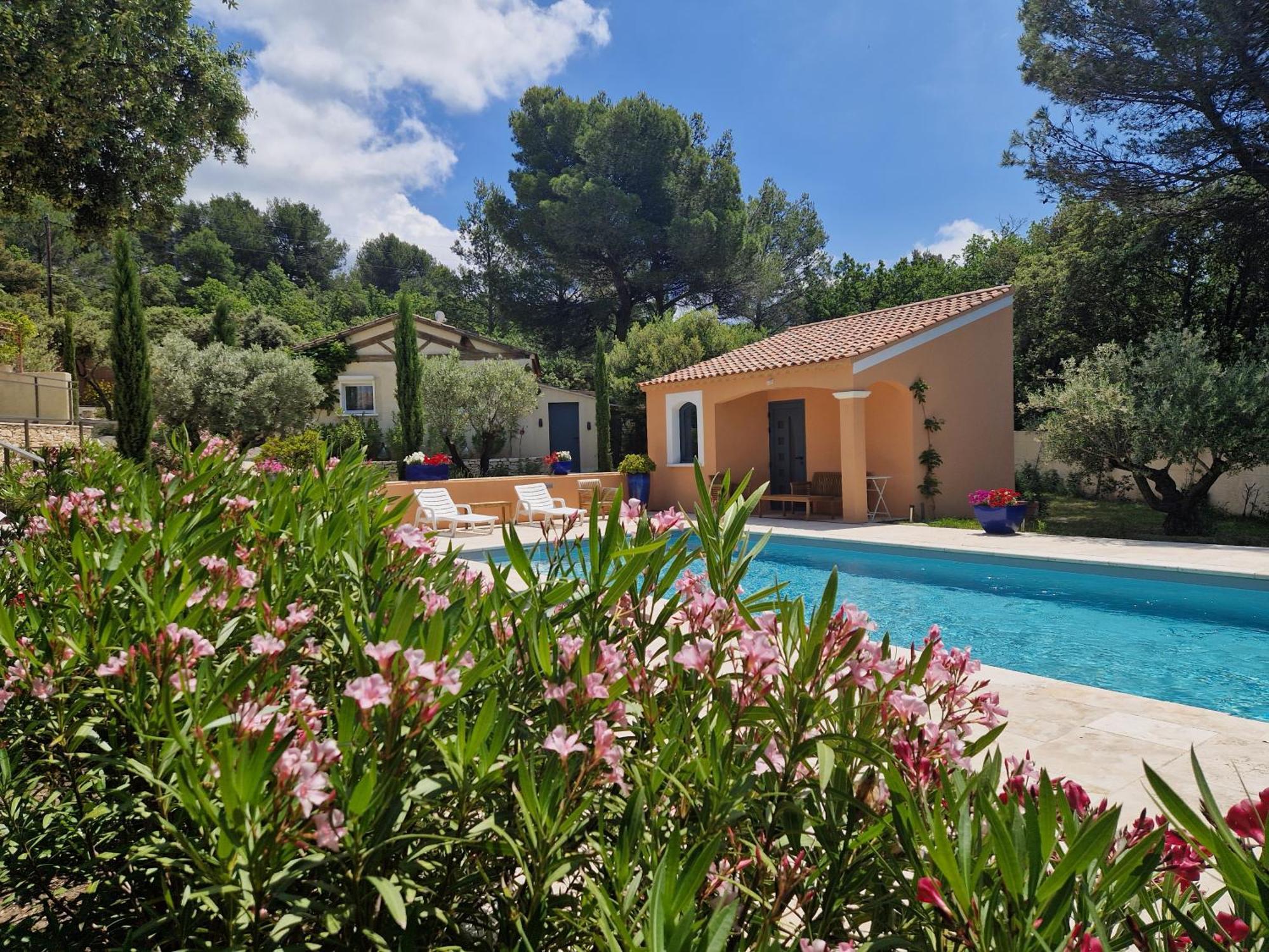 La Cigaliere Villa L'Isle-sur-la-Sorgue Luaran gambar